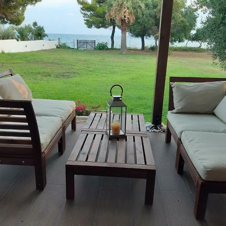 Seafront Villa Joan Nea Skioni Exterior photo